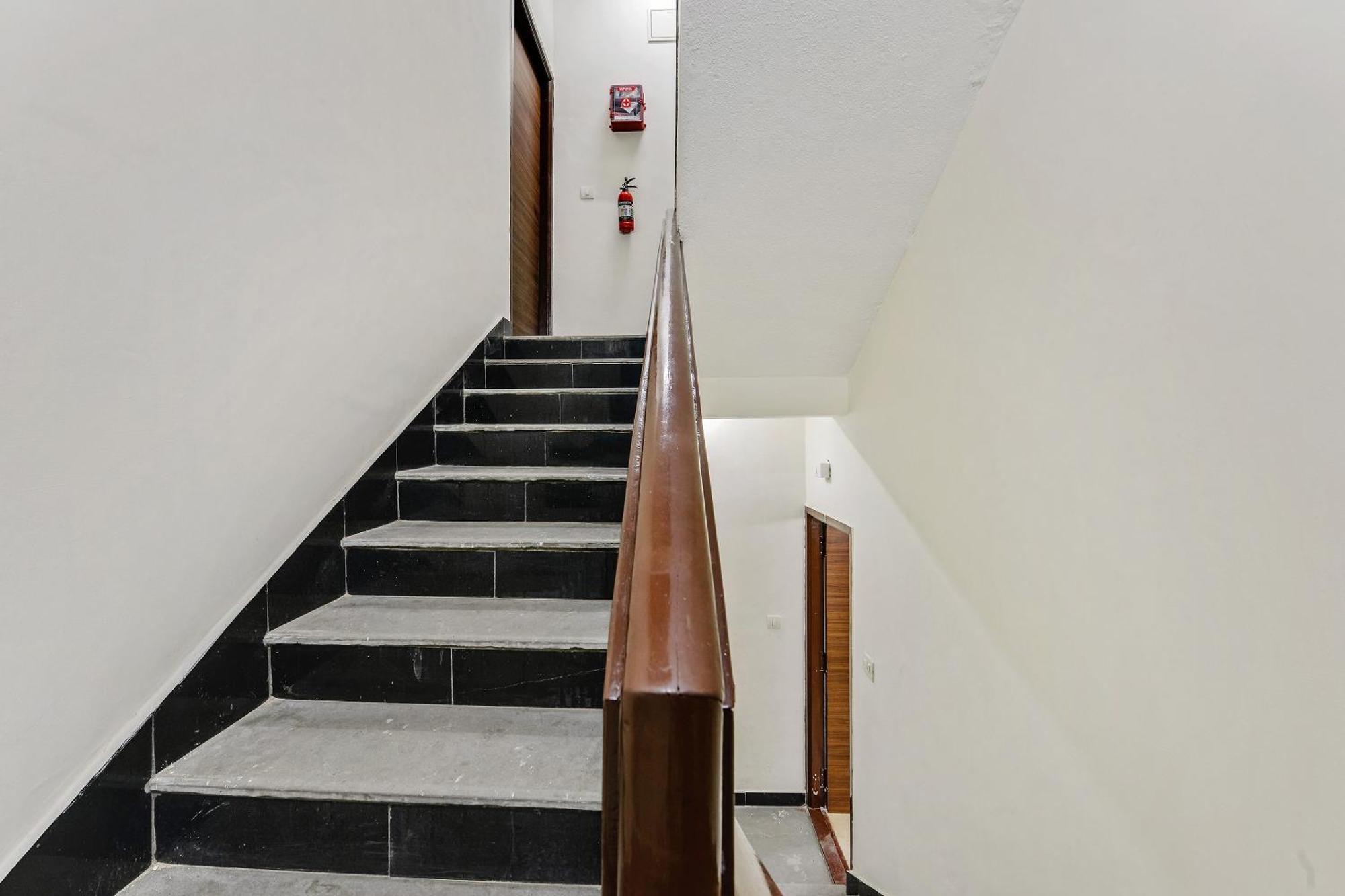 Hotel O Home G-Cloud Near Thirumangalam Metro Station Ченай Екстериор снимка