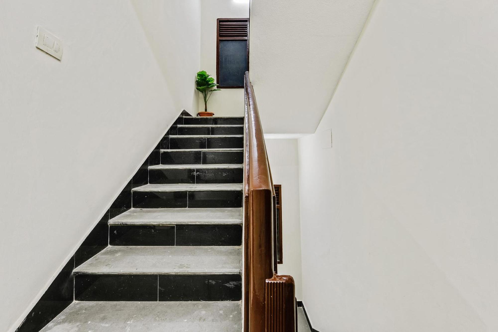 Hotel O Home G-Cloud Near Thirumangalam Metro Station Ченай Екстериор снимка